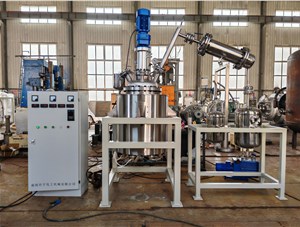 100L高溫不銹鋼減壓蒸餾反應(yīng)釜已完工發(fā)往岳陽